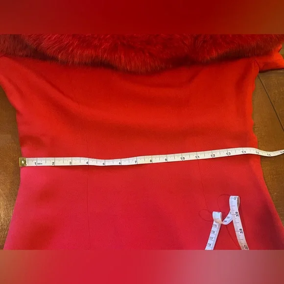 Vintage off-shoulder cocktail dress w/ fur trim. Fitted, lined, midi. Red. 10 - Picture 15 of 16